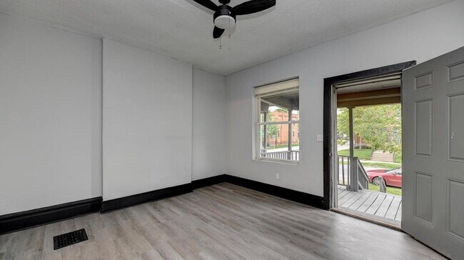 Building Photo - 814-816 S Ohio Avenue