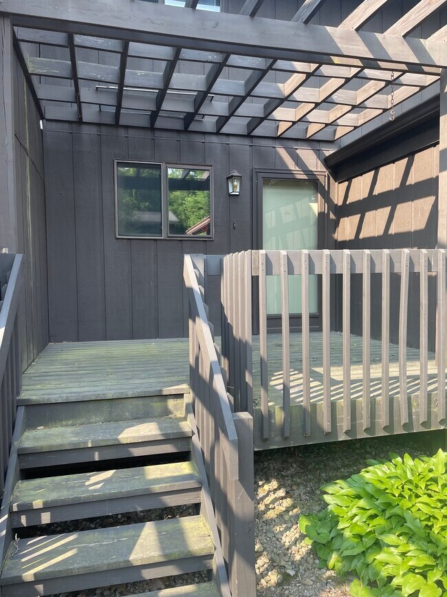 9404 Sherman Ln, North Royalton, OH 44133 Townhome Rentals in North