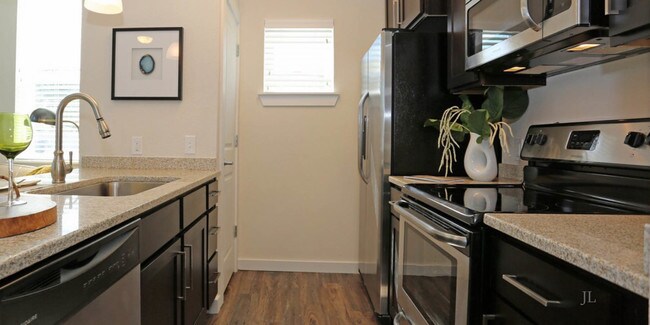 Building Photo - 5224 S MacDill Ave