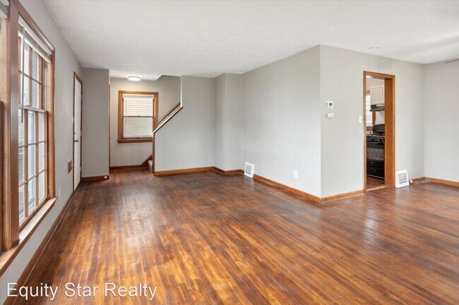 Foto del edificio - 3 br, 1 bath House - 9504 South Highland A...