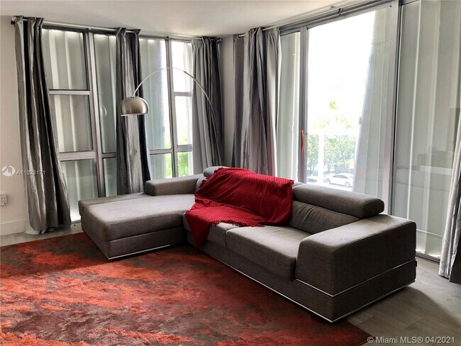 Foto del edificio - 3675 N Country Club Dr