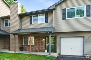 Building Photo - 450 Valley Dr
