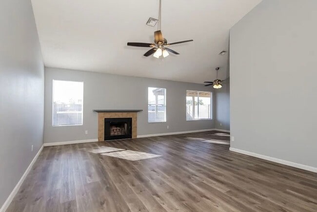 Building Photo - 4504 N 106th Ave