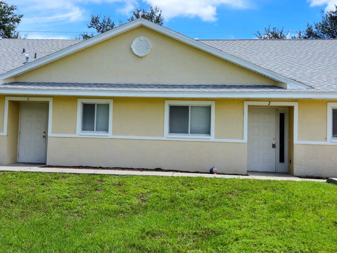 Foto principal - Super cute 2 bedroom 2 bath close to pine ...