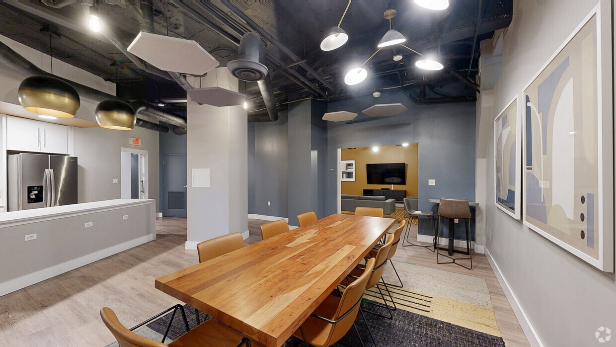 Photo - Connecticut Plaza Apartments