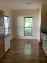 Building Photo - 5922 Fox Ridge Ln