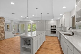 Building Photo - 700 Grey Fox Trail