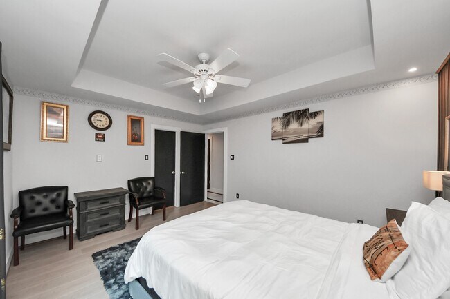 Foto del edificio - 9715 Riddlewood Ln