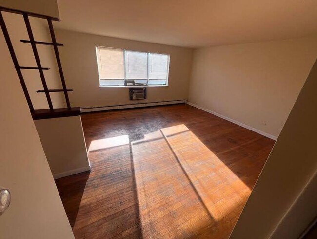 Building Photo - 3133 S 48th Ct