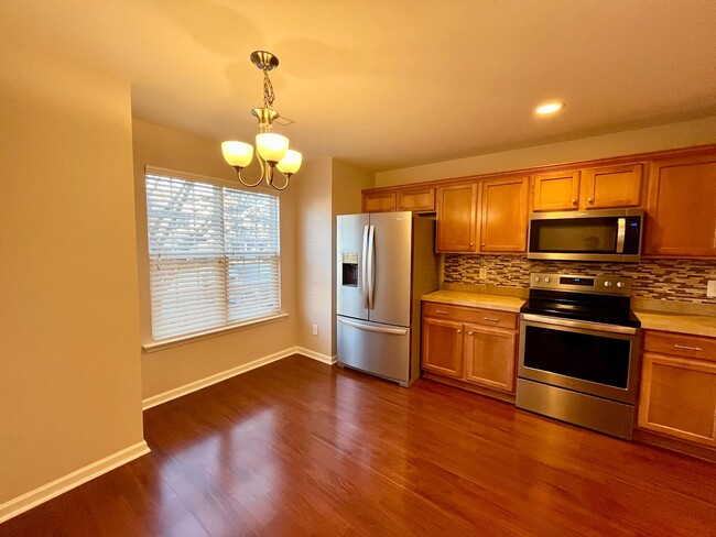 Foto del edificio - Stunning 3BD, 2.5BA Durham Townhome in a G...