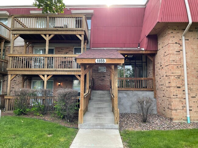 Foto del edificio - 1855 Tall Oaks Dr