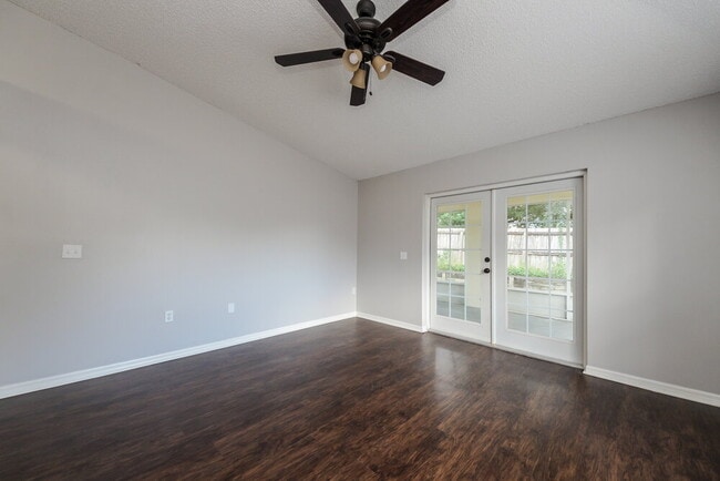 Building Photo - 936 Welch Hill Cir