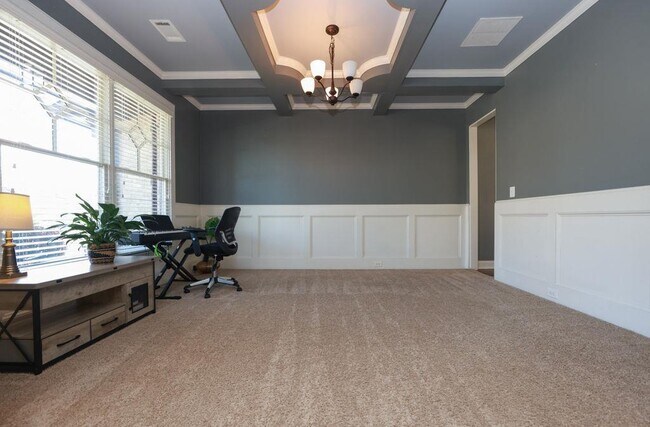 Building Photo - 4669 Sierra Creek Dr NE