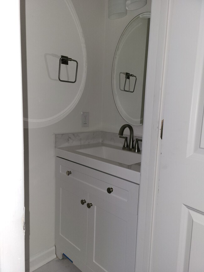 Half bath downstairs - 1312 Acklen Ave