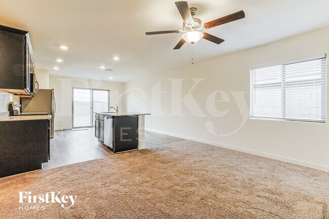 Foto del edificio - 985 W 20th St