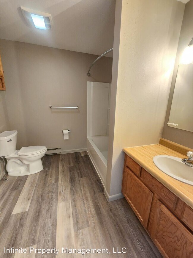 Building Photo - 2 br, 1.5 bath House - 910 Colorado Street...