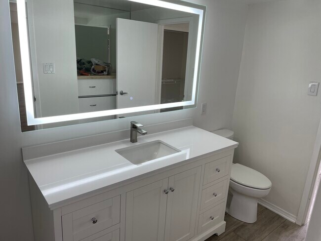 Foto del edificio - 4337 Marina City Dr