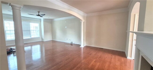 Building Photo - 11025 Brunson Dr