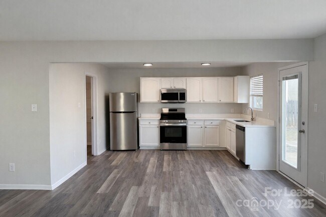 Foto del edificio - 5235 Swearngan Rd