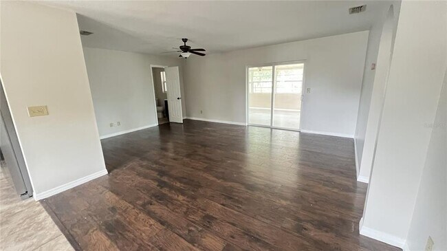 Foto del edificio - 8348 Angela Ct