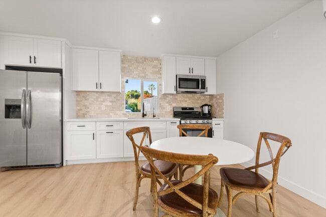 Foto del edificio - 12801 Waddell St