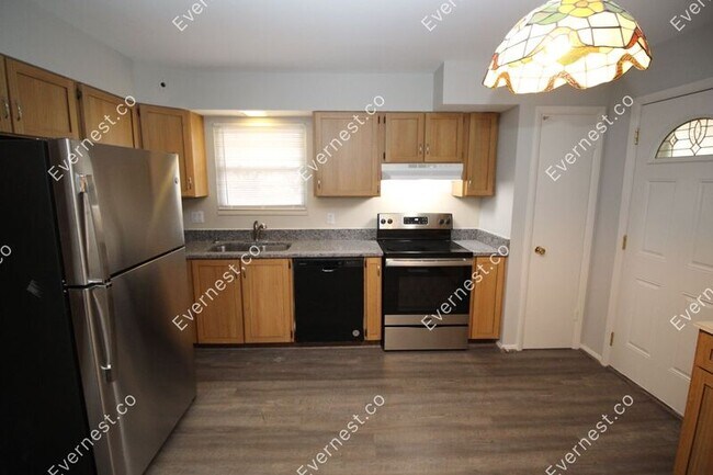 Building Photo - 14005 Invicta Dr