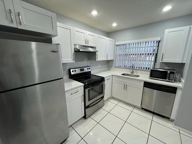 Building Photo - 1504 NW 89th Ter