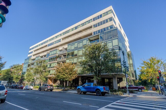 Foto del edificio - 2501 M St NW