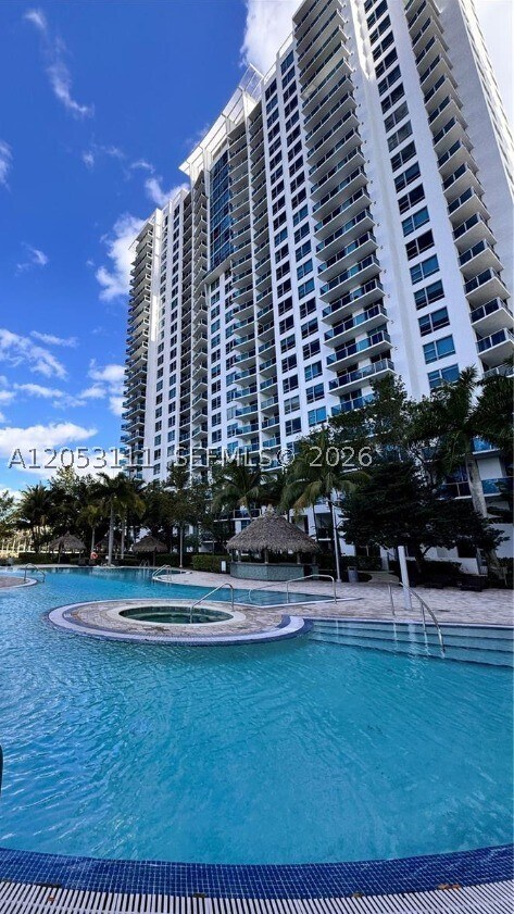 Building Photo - 2681 N Flamingo Rd