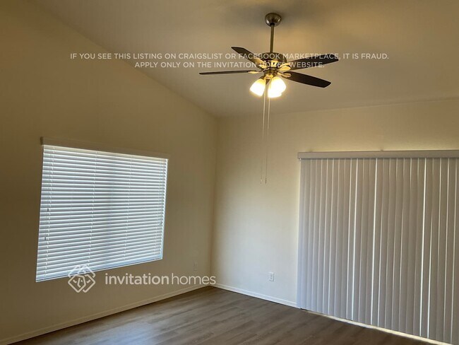 Building Photo - 2460 E Wildhorse Pl