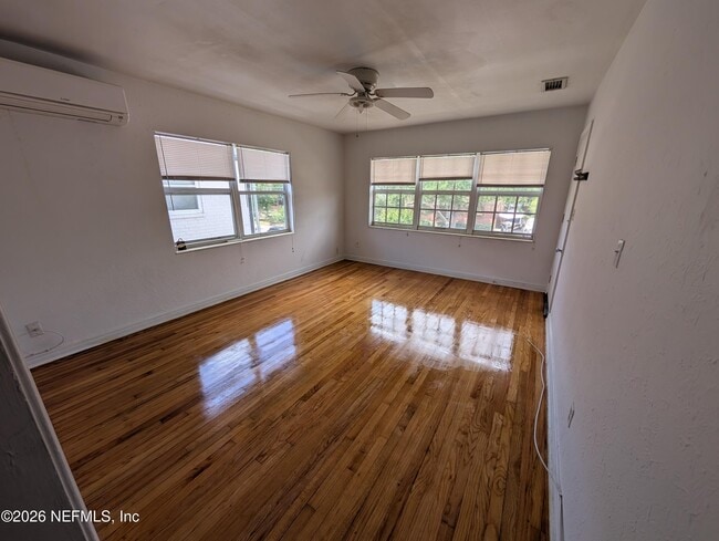 Foto del edificio - 2136 College St