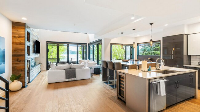 Building Photo - 1340 Wisconsin Ave