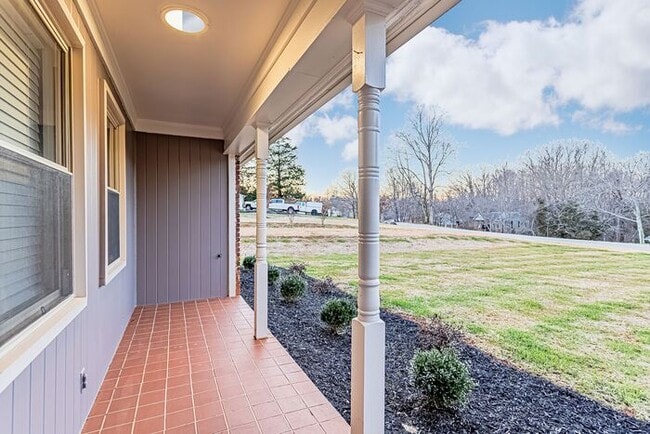 Building Photo - 17 Alta Vista Cir
