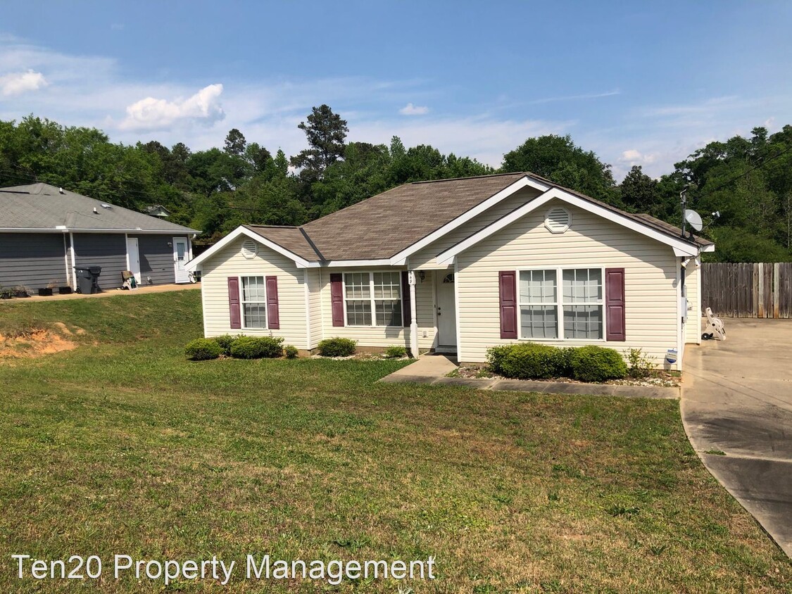 Primary Photo - 4 br, 2 bath House - 649 Builder Drive