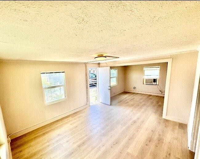 Foto del edificio - 528 Park Ln