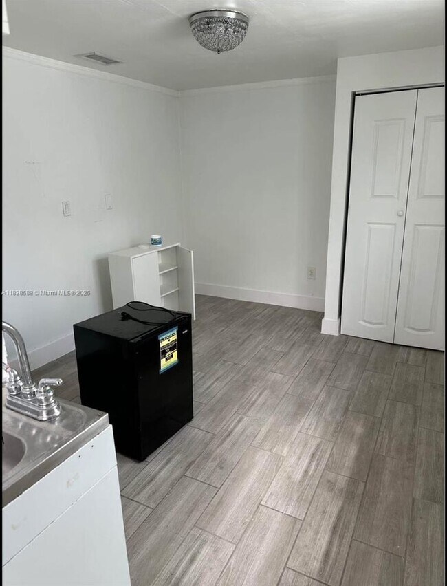 Foto del edificio - 5203 SW 102nd Ct