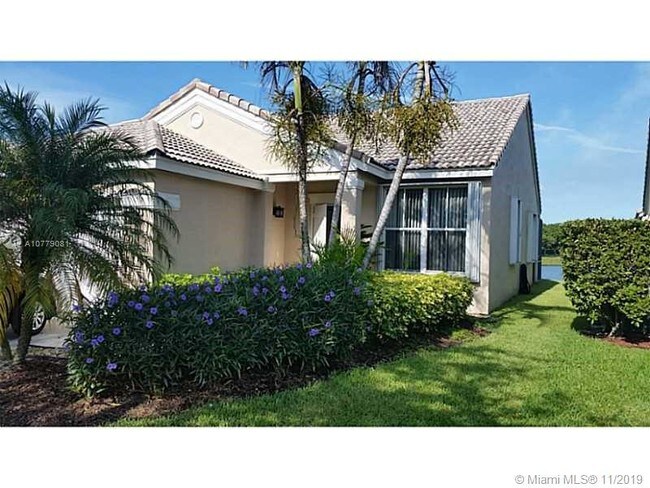 Foto del edificio - 912 Savannah Falls Dr