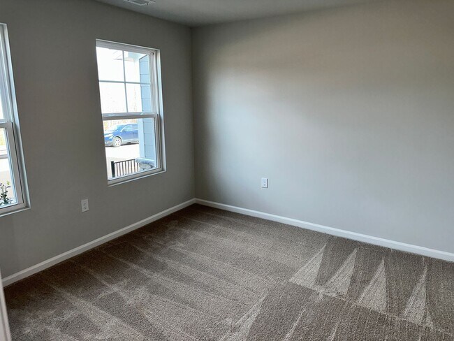 Foto del edificio - 327 Devon Cliffs Dr, Wake Forest