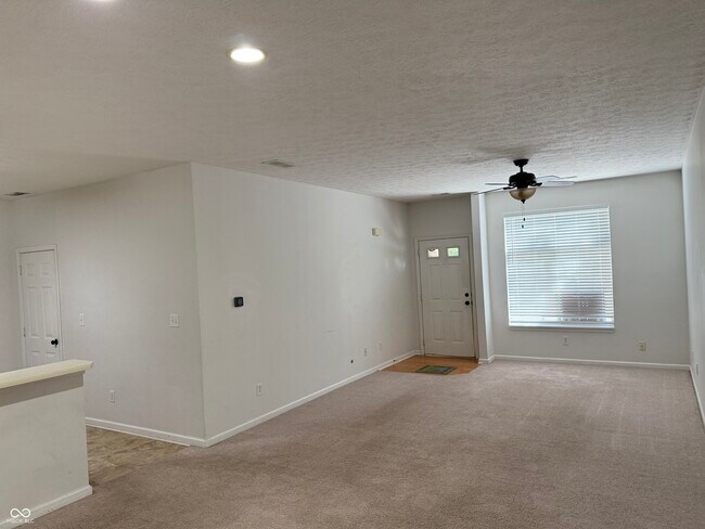 Building Photo - 9356c Villa Creek Dr