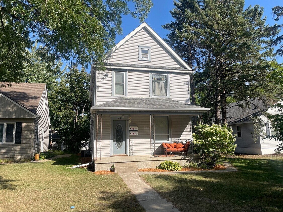 Primary Photo - 29 Van Buren Ave S