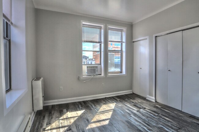 Foto del edificio - 4901 Murphy Pl