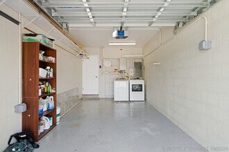 Building Photo - 215 Columbia Dr