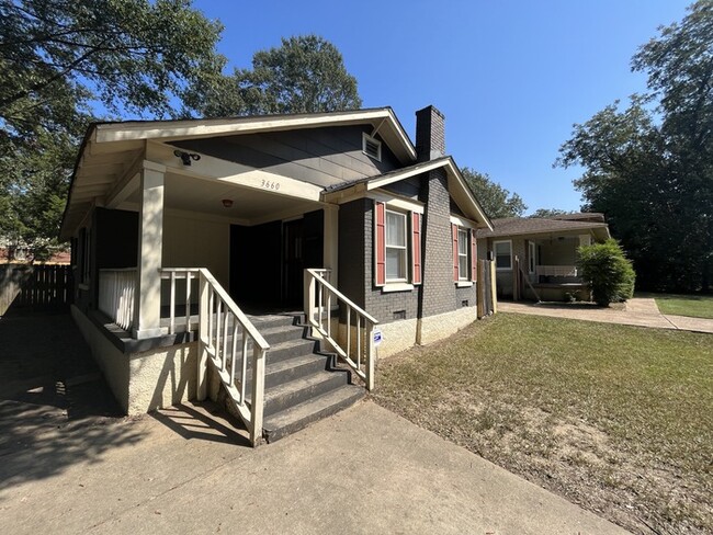 Building Photo - 3660 Douglass Ave - Available Now!