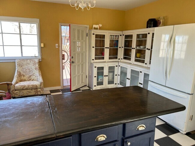 Building Photo - 2038 Kiva Rd