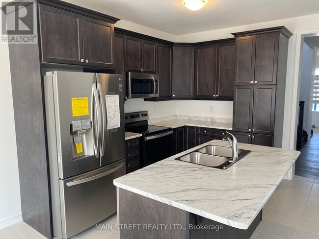 Building Photo - 867 Whitlock Ave