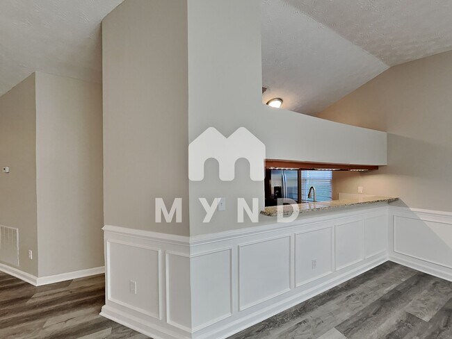 Building Photo - 5491 La Fleur Trl
