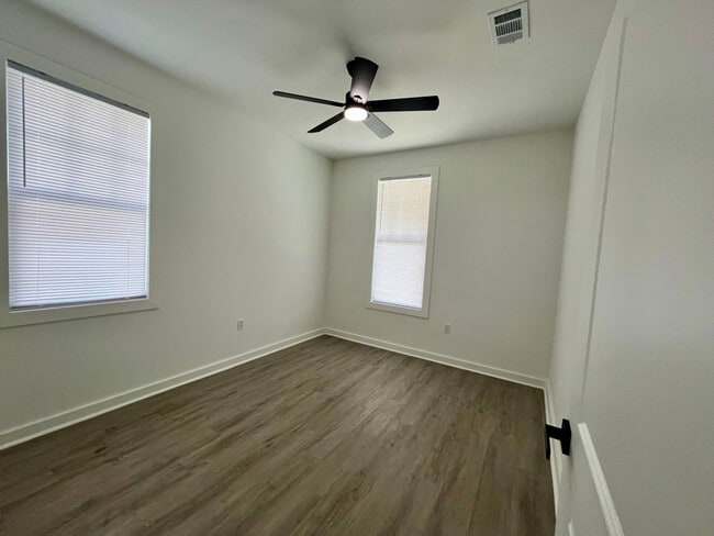 Building Photo - 1934 Elvin Dr