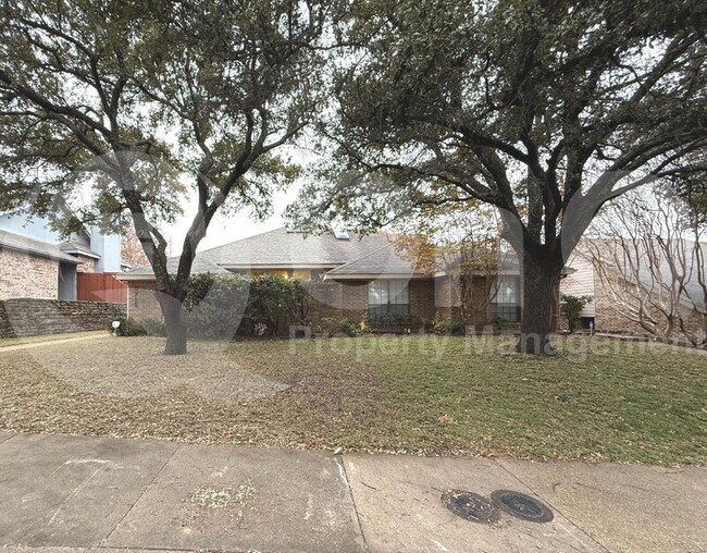 Building Photo - 9712 Summerwood Cir