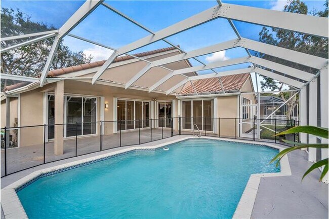 Building Photo - 6660 NW 74th Ct