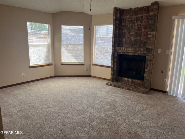 Building Photo - 6928 Canyon Run Dr